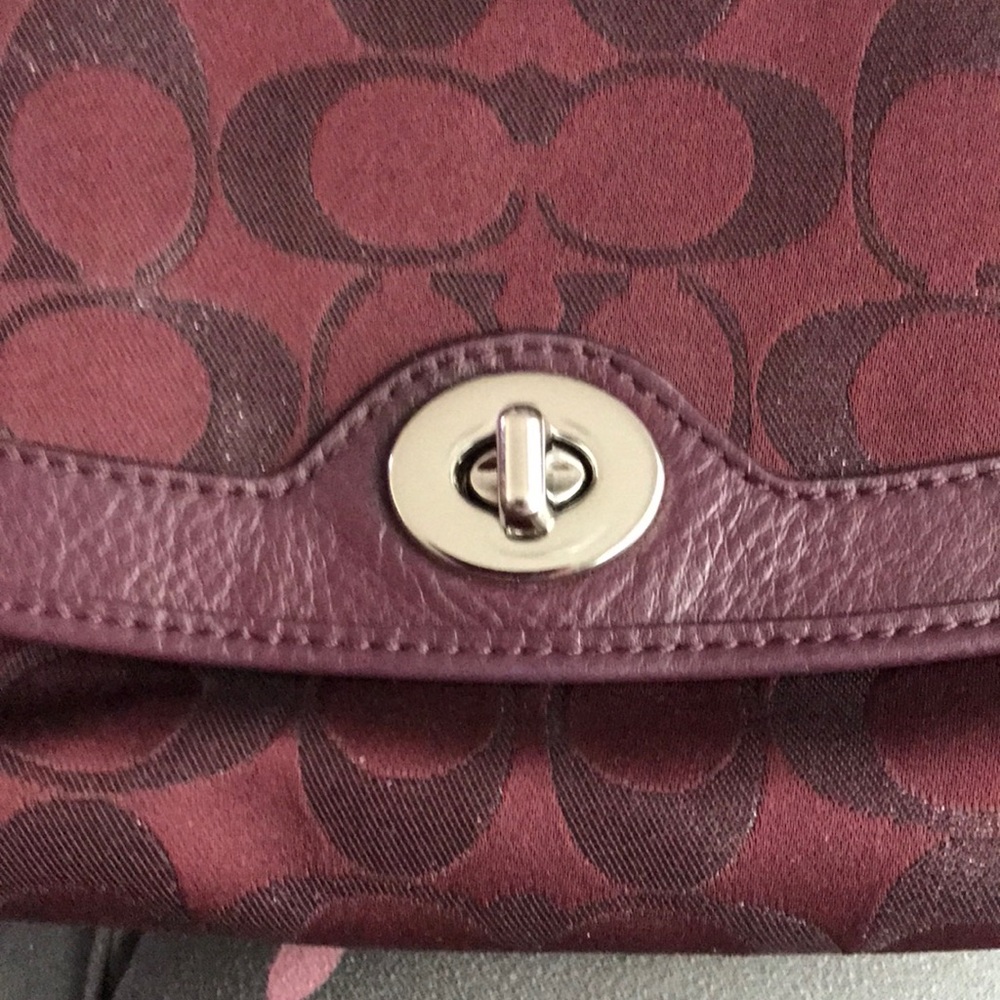 Fabric - Picture 2 of 4
